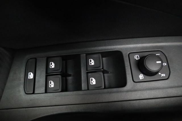 Skoda Fabia Monte Carlo 1.5 TSI DSG Carlo, Kamera, 17-Zoll, SmartLink, Ladeboden, 5-J. Garantie 