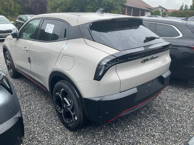 Alfa Romeo Junior Ibrida 1.2 VGT 48V-Hybrid (100kW) Speciale Speciale, 18-Zoll, Kamera, el. Klappe, Sitzheizung 