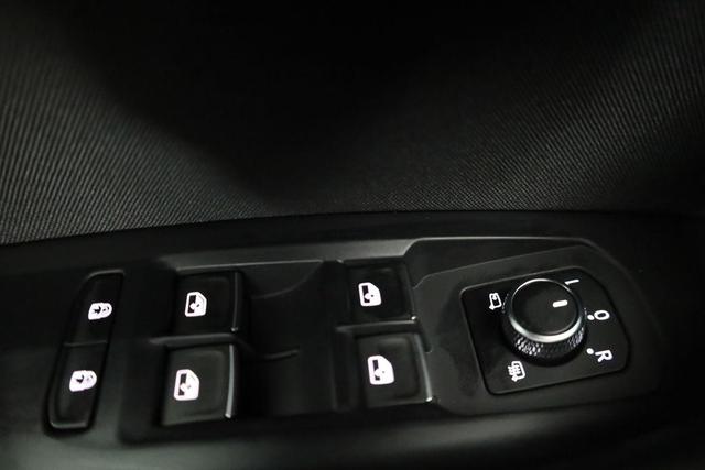 Volkswagen Touareg 3.0 TDI 170 kW 4Motion V6 TDI, AHK, Navi, Kamera, ACC 