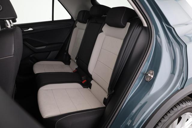 Volkswagen T-Roc Style 1.5 TSI DSG, IQ.Light, Navi, Pano, Kamera, Parklenk, Winter 