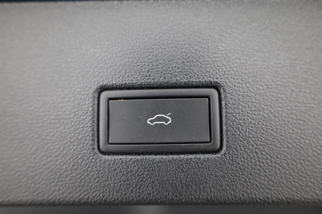 Volkswagen T-Roc Style 1.5 TSI DSG, IQ.Light, Navi, Pano, Kamera, Parklenk, Winter 