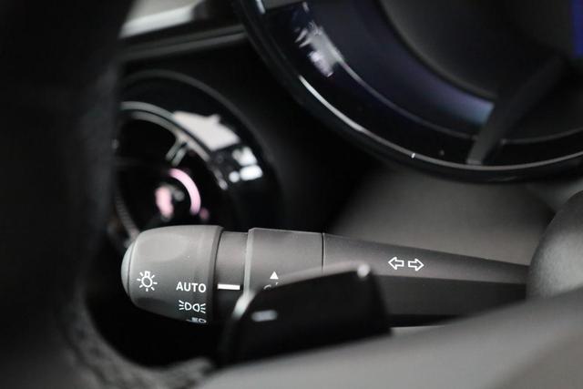 Alfa Romeo Junior Ibrida 1.2 VGT 48V-Hybrid (100kW) Speciale Speciale, 18-Zoll, Kamera, el. Klappe, Sitzheizung 