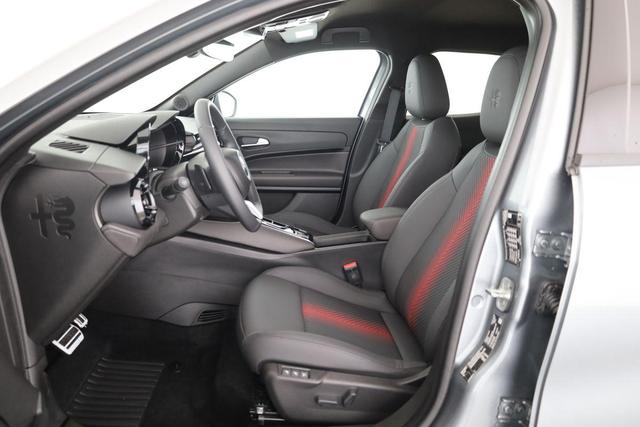 Alfa Romeo Junior Ibrida 1.2 VGT 48V-Hybrid (100kW) Speciale Speciale, 18-Zoll, Kamera, el. Klappe, Sitzheizung 