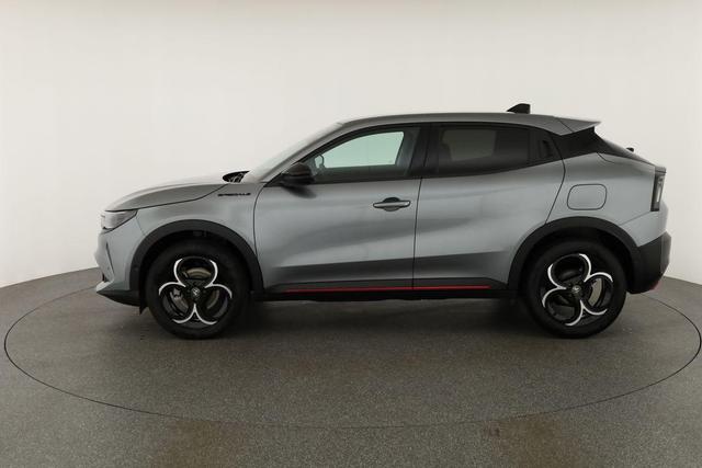 Alfa Romeo Junior Ibrida 1.2 VGT 48V-Hybrid (100kW) Speciale Speciale, 18-Zoll, Kamera, el. Klappe, Sitzheizung 
