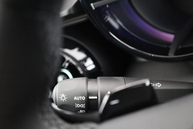 Alfa Romeo Junior Ibrida 1.2 VGT 48V-Hybrid (100kW) Speciale Speciale, 18-Zoll, Kamera, el. Klappe, Sitzheizung 
