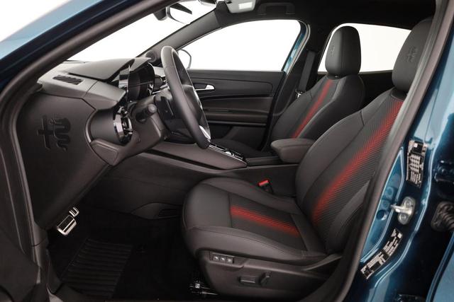 Alfa Romeo Junior Ibrida 1.2 VGT 48V-Hybrid (100kW) Speciale Speciale, 18-Zoll, Kamera, el. Klappe, Sitzheizung 