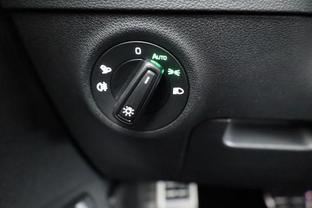 Skoda Karoq Sportline 4x4 2.0 TDI DSG Sportline, Matrix, Teilleder, Navi, Side, 5-J. Garantie 