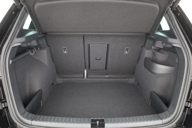 Skoda Karoq Sportline 4x4 2.0 TDI DSG Sportline, Matrix, Teilleder, Navi, Side, 5-J. Garantie 