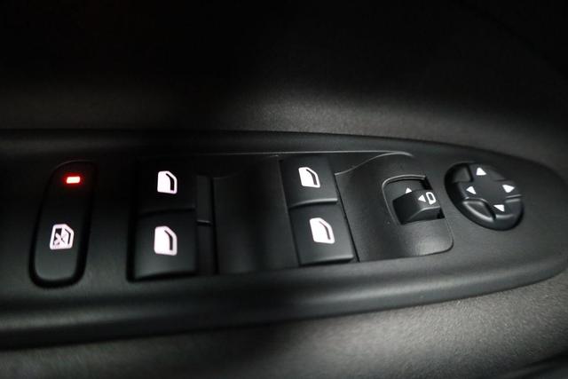 Alfa Romeo Junior Ibrida 1.2 VGT 48V-Hybrid (100kW) Speciale Speciale, 18-Zoll, Kamera, el. Klappe, Sitzheizung 