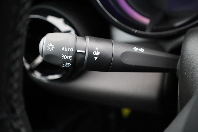 Alfa Romeo Junior Ibrida 1.2 VGT 48V-Hybrid (100kW) Speciale Speciale, 18-Zoll, Kamera, el. Klappe, Sitzheizung 