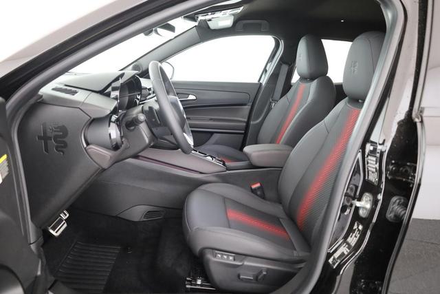 Alfa Romeo Junior Ibrida 1.2 VGT 48V-Hybrid (100kW) Speciale Speciale, 18-Zoll, Kamera, el. Klappe, Sitzheizung 