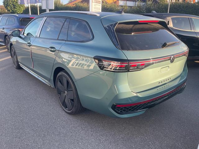 Volkswagen Passat Variant 2.0 TDI 142 kW 4Motion R-Line DSG 4M Black, AHK, HUD, Side 