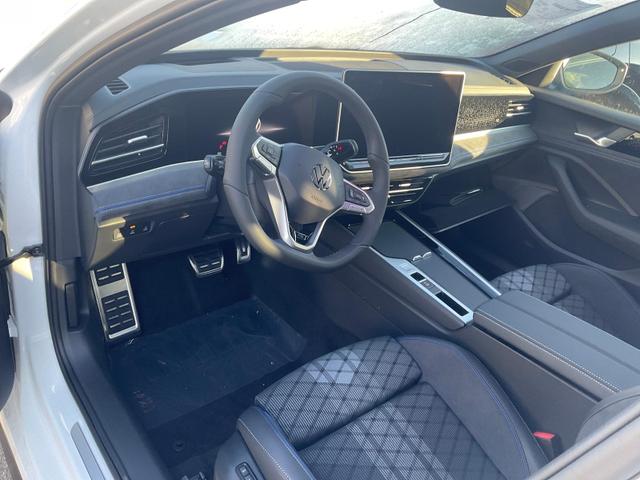 Volkswagen Passat Variant - 2.0 TDI 142 kW 4Motion R-Line DSG 4M Black, AHK, HUD, Side