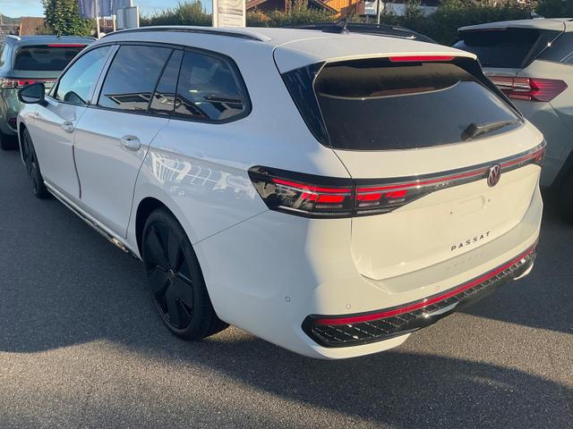 Volkswagen Passat Variant 2.0 TDI 142 kW 4Motion R-Line DSG 4M Black, AHK, HUD, Side 