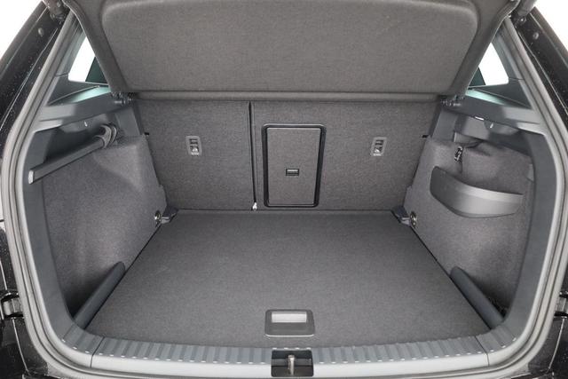 Skoda Karoq Sportline 4x4 2.0 TSI DSG Sportline, AHK, Navi, Teilleder, Side, 5 J.-Garantie 