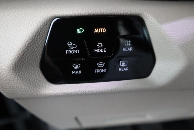Volkswagen T7 Multivan eHybrid 4M Business, AHK, IQ.Light, easyOpen, Navi, 5-J Garantie 