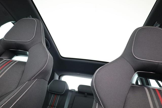 Skoda Kamiq Monte Carlo 1.5 TSI DSG, Matrix, AHK, Pano, Kamera, Winter 