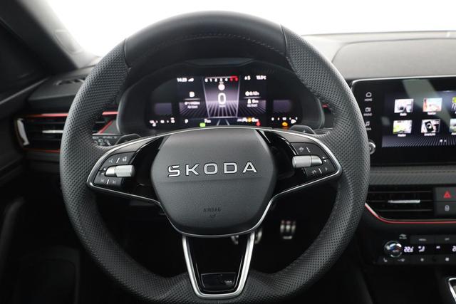 Skoda Kamiq Monte Carlo 1.5 TSI DSG, Matrix, AHK, Pano, Kamera, Winter 