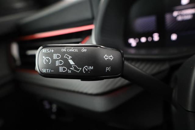 Skoda Kamiq Monte Carlo 1.5 TSI DSG, Matrix, AHK, Pano, Kamera, Winter 