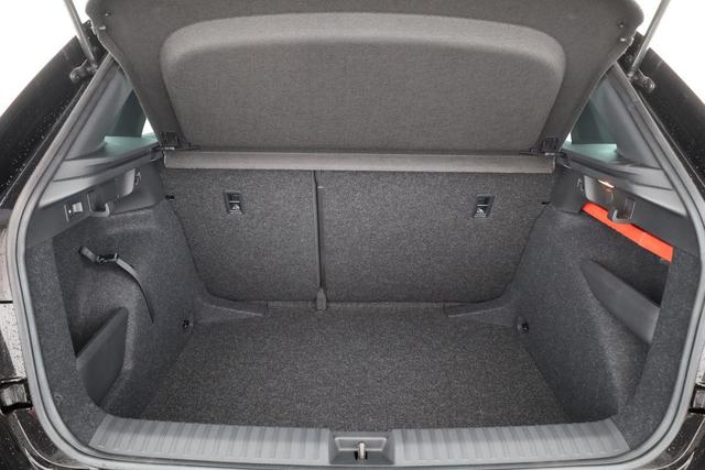 Skoda Kamiq Monte Carlo 1.5 TSI DSG, Matrix, AHK, Pano, Kamera, Winter 