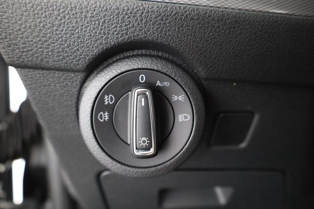 Volkswagen Multivan 6.1 Generation Six 4MOTION T6.1 TDI DSG 4M Six, AHK, Navi, Kamera, 19-Zoll 