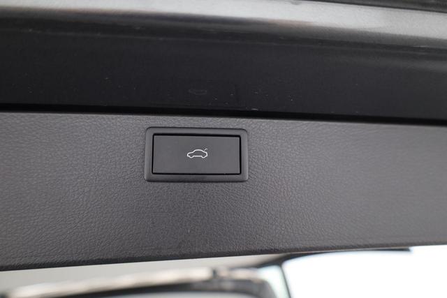 Volkswagen Multivan 6.1 Generation Six 4MOTION T6.1 TDI DSG 4M Six, AHK, Navi, Kamera, 19-Zoll 