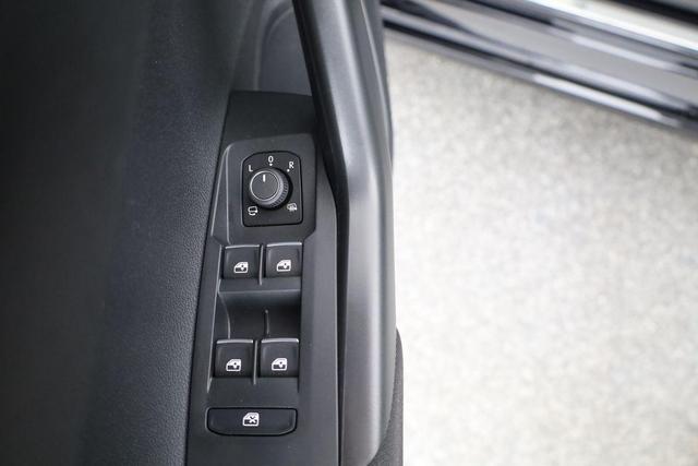 Volkswagen Taigo R-Line 1.5 TSI DSG R-Line, IQ.Light, AHK, Navi, 18-Zoll 