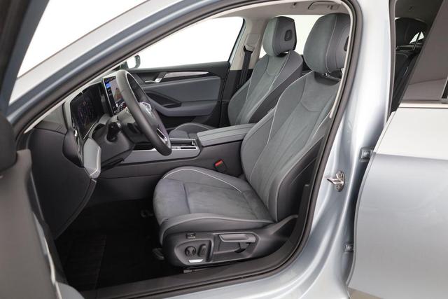 Volkswagen Passat Variant 1.5 eTSI 110 kW Business DSG Business, AHK, Navi, Side, Kamera 