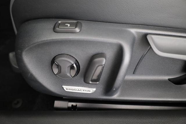 Volkswagen Passat Variant 1.5 eTSI 110 kW Business DSG Business, AHK, Navi, Side, Kamera 