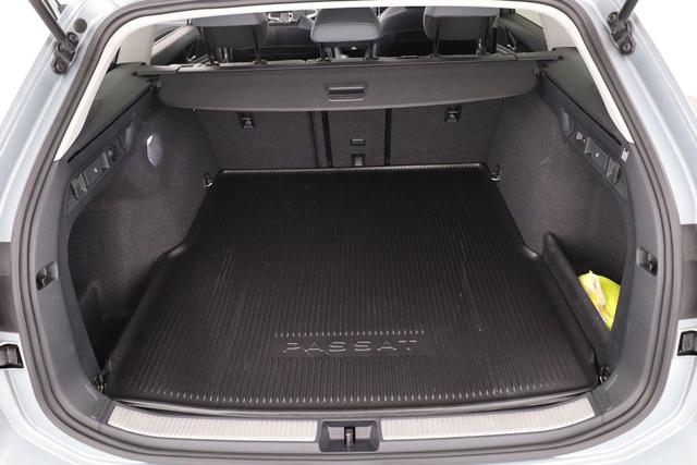 Volkswagen Passat Variant 1.5 eTSI 110 kW Business DSG Business, AHK, Navi, Side, Kamera 