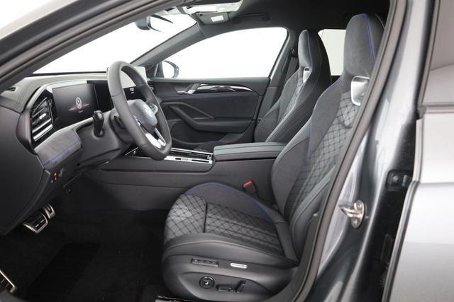 Volkswagen Passat Variant 2.0 TDI 142 kW 4Motion R-Line DSG 4M Black, AHK, HUD, Side 