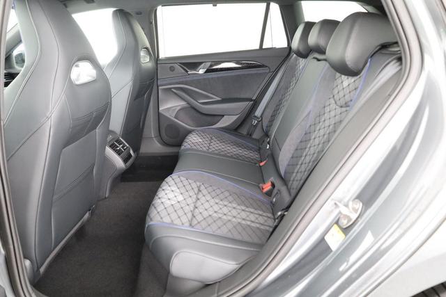 Volkswagen Passat Variant 2.0 TDI 142 kW 4Motion R-Line DSG 4M Black, AHK, HUD, Side 
