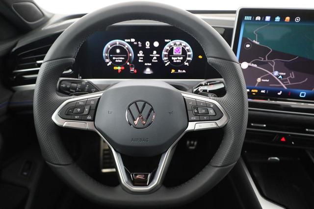 Volkswagen Passat Variant 2.0 TDI 142 kW 4Motion R-Line DSG 4M Black, AHK, HUD, Side 