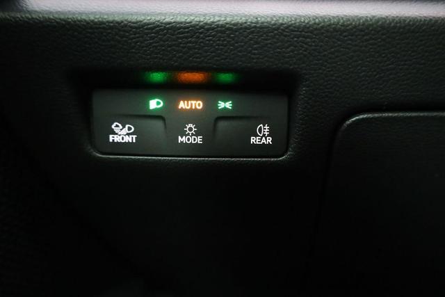 Volkswagen Passat Variant 2.0 TDI 142 kW 4Motion R-Line DSG 4M Black, AHK, HUD, Side 