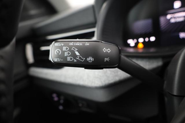 Skoda Kamiq 1.0 TSI 130 Jahre, Kamera, Winter, 16-Zoll, sofort 