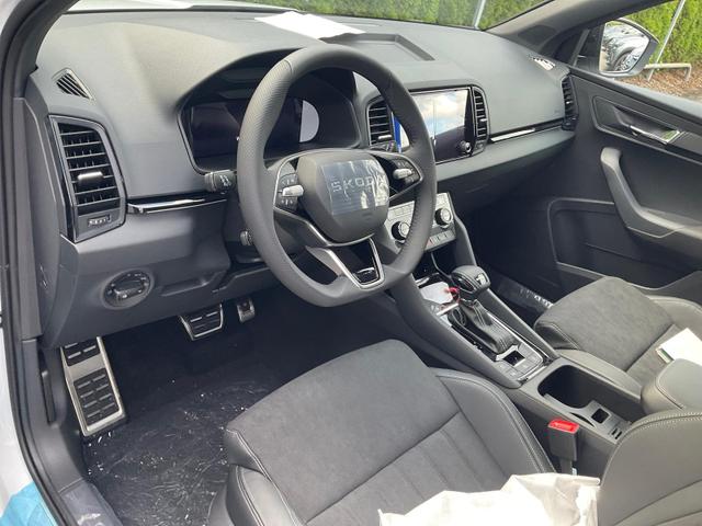Skoda Karoq - Sportline 4x4 2.0 TSI DSG Sportline, Pano, AHK, Navi, Teilleder, Side, 5 J.-Garantie