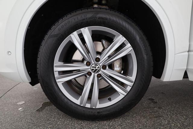 Volkswagen Touareg R-Line 4Motion 3.0 V6 TDI 4M R-Line, Leder, Navi, Kamera, AHK, Side, Winter 