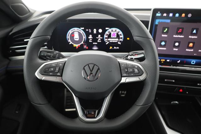 Volkswagen Passat Variant 2.0 TDI 142 kW 4Motion R-Line DSG 4M Black, AHK, HUD, Side 