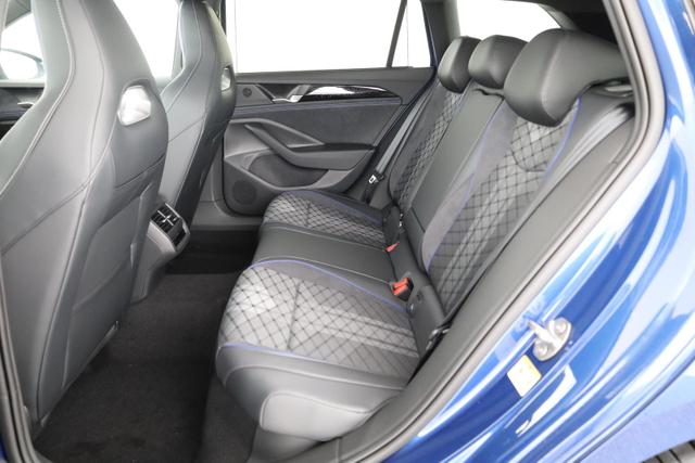 Volkswagen Passat Variant 2.0 TDI 142 kW 4Motion R-Line DSG 4M Black, AHK, HUD, Side 