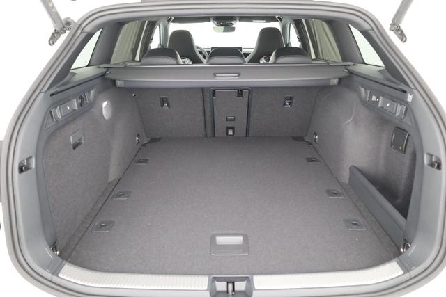 Volkswagen Passat Variant 2.0 TDI 142 kW 4Motion R-Line DSG 4M Black, AHK, HUD, Side 