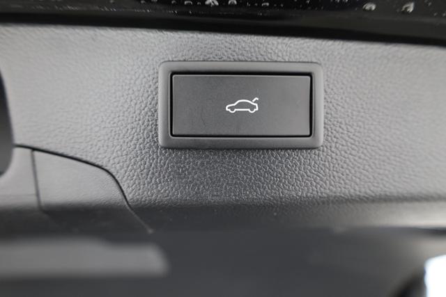 Volkswagen Passat Variant 2.0 TDI 142 kW 4Motion R-Line DSG 4M Black, AHK, HUD, Side 