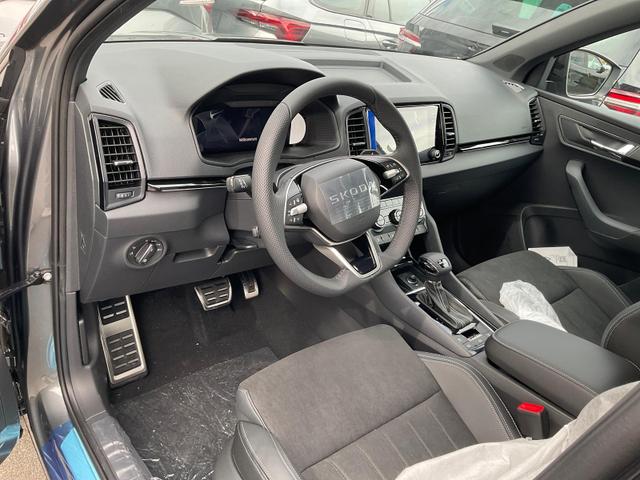 Skoda Karoq - Sportline 4x4 2.0 TSI DSG Sportline, Pano, AHK, Navi, Teilleder, Side, 5 J.-Garantie