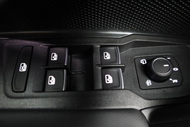 Volkswagen Tiguan 1.5 TSI eHybrid 200 kW R-Line Black, Pano, 20-Zoll, AHK, AreaView, 5-J Garantie 