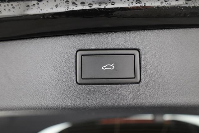 Volkswagen Tiguan 1.5 TSI eHybrid 200 kW R-Line Black, Pano, 20-Zoll, AHK, AreaView, 5-J Garantie 
