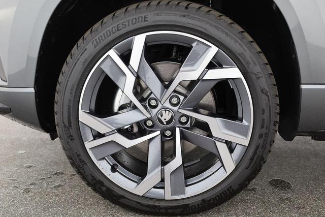 Skoda Karoq Sportline 4x4 2.0 TSI DSG Sportline, Pano, AHK, Navi, Teilleder, Side, 5 J.-Garantie 