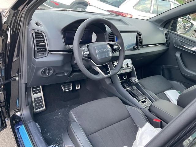 Skoda Karoq - Sportline 1.5 TSI DSG Sportline, AHK, Pano, Matrix, Navi, Side, 5-J. Garantie
