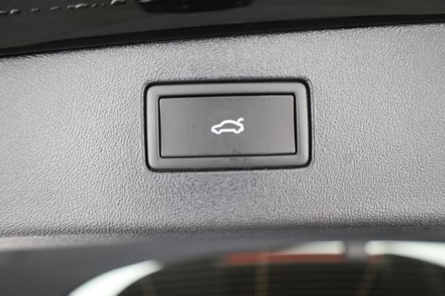 Volkswagen Tiguan 1.5 TSI eHybrid 200 kW R-Line Black, Pano, 20-Zoll, AHK, AreaView, 5-J Garantie 