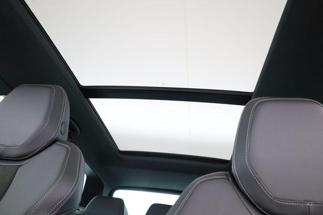 Skoda Karoq Sportline 1.5 TSI DSG Sportline, AHK, Pano, Matrix, Navi, Side, 5-J. Garantie 