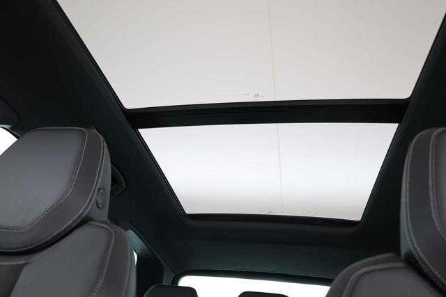 Skoda Karoq Sportline 2.0 TDI DSG Sportline, Pano, AHK, Matrix, Teilleder, 5 J.-Garantie 