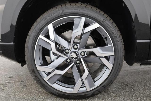 Skoda Karoq Sportline 2.0 TDI DSG Sportline, Pano, AHK, Matrix, Teilleder, 5 J.-Garantie 